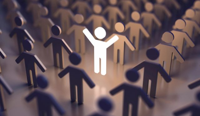 Risk almasını seven kişiler girişimcilerdir. Düşüncesindeki yeni fikirleri uygulamak için risk alması gereklidir.